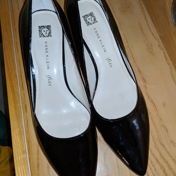 Shoes - Picture 2 of 5